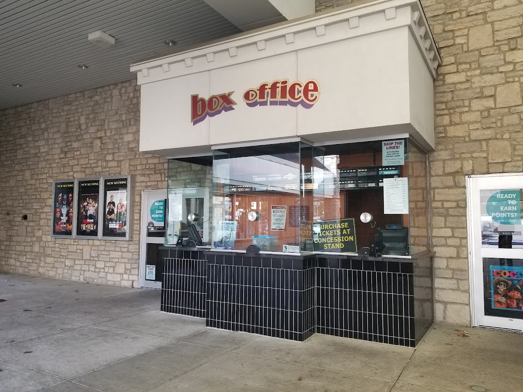 Cinemark Stoneridge Plaza Movies 16 photo 3