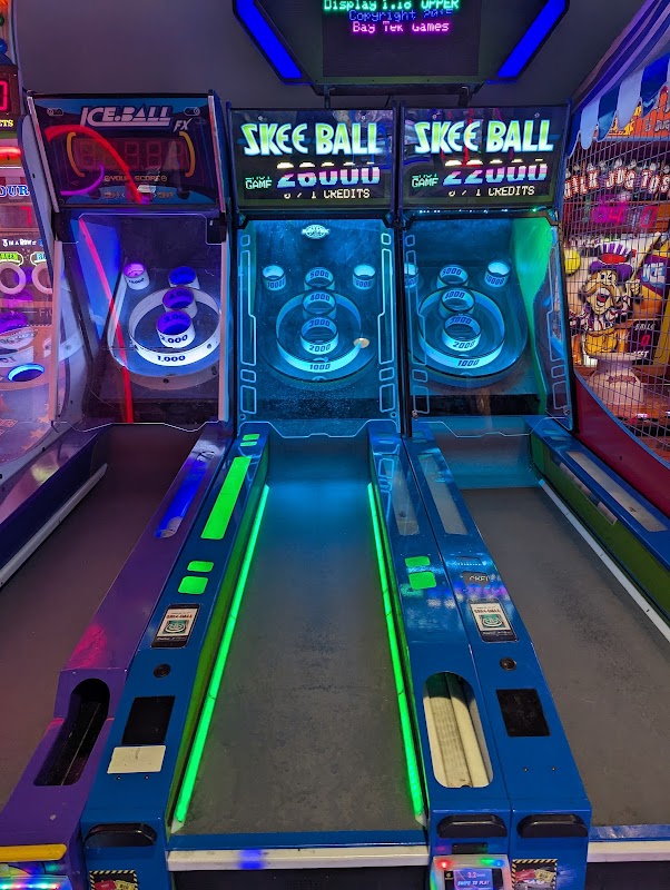 Round 1 Great Lakes Mall photo 3