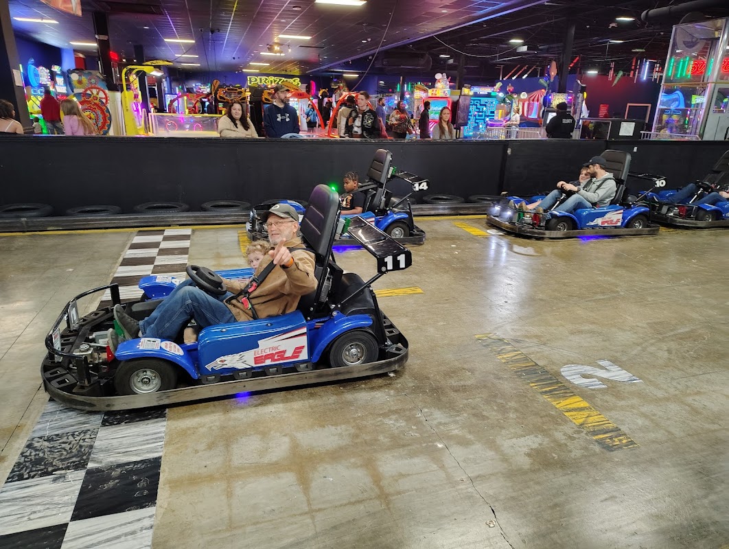 America's Incredible Pizza Company St. Louis photo 3